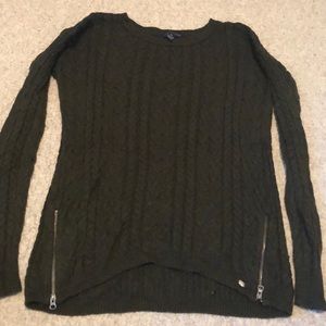 American Eagle forest green sweater